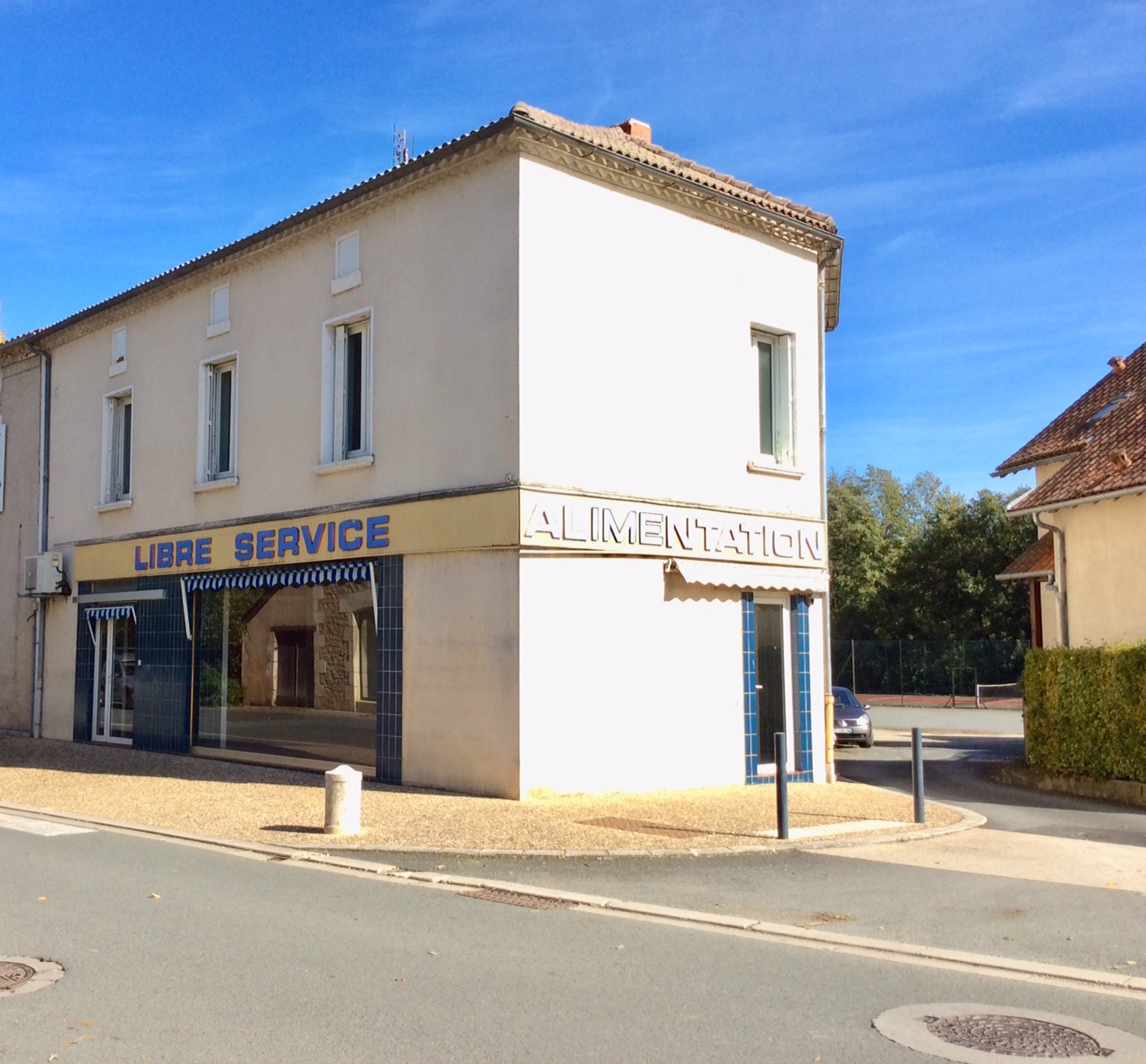 Local commercial + habitation à Corgnac sur l’Isle