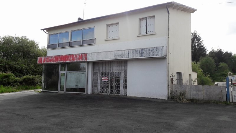 Local commercial de 555 m² situé à La Coquille